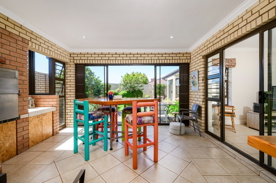 3 Bedroom Property for Sale in Summerstrand Eastern Cape